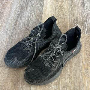 Size 11 Men’s Steel Toe Suadex Work Sneakers